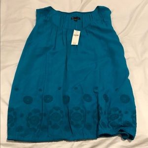 Gap NWT aqua tank with embroidery bottom